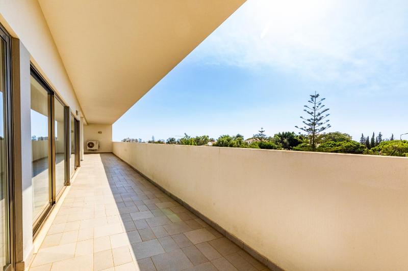 Superior Apartment image 2