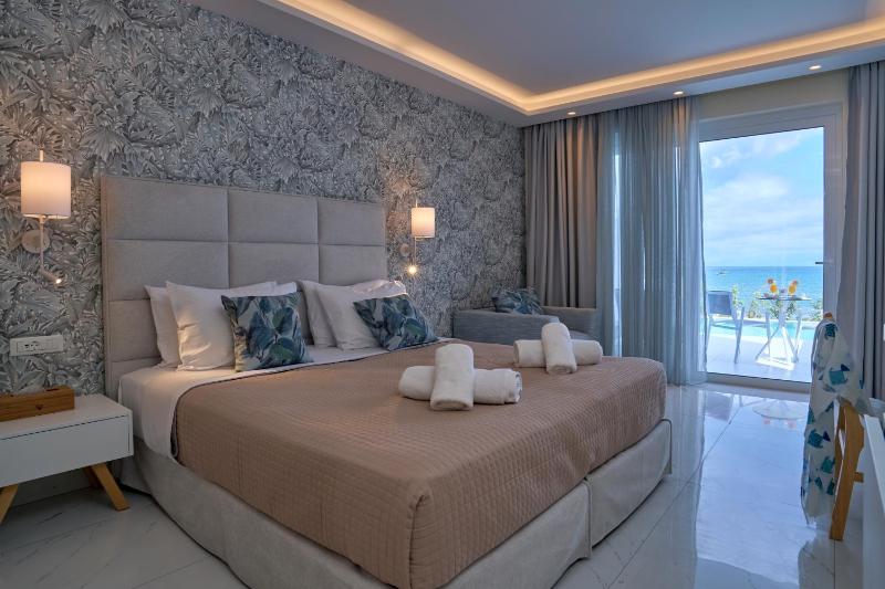 Double Sea View with Private Pool image 1