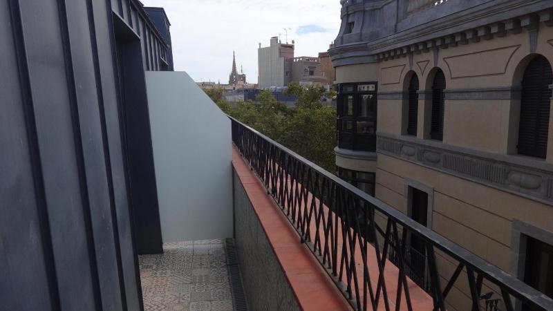 Superior Double Room with Balcony image 4