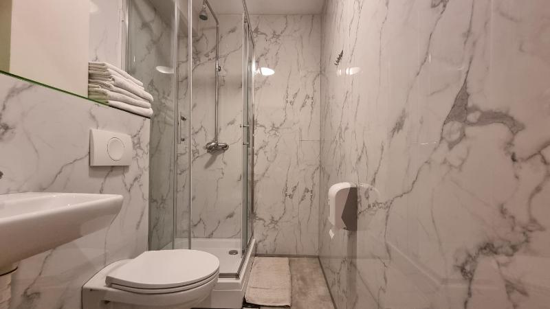 Quadruple Room image 4