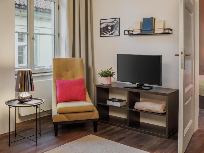 One Bedroom Apartment Smetana  image 4