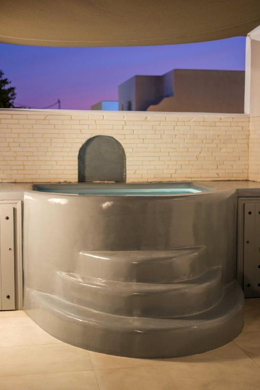 Junior Suite with external Hot Tub image 4