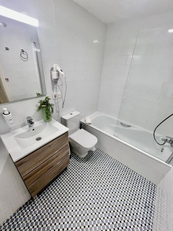 Apartamentos Rincón del Mar - image 18