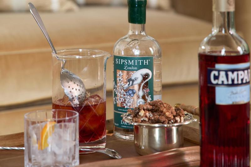 Victoria & Albert Suite  image 2