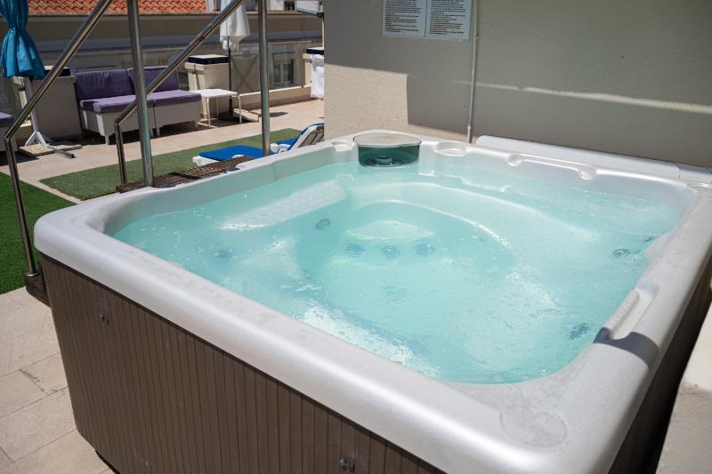 Superior Double Room with Balcony and Sea View image 1
