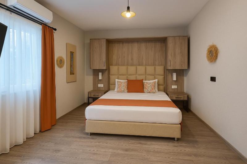 Double or Twin Room image 4