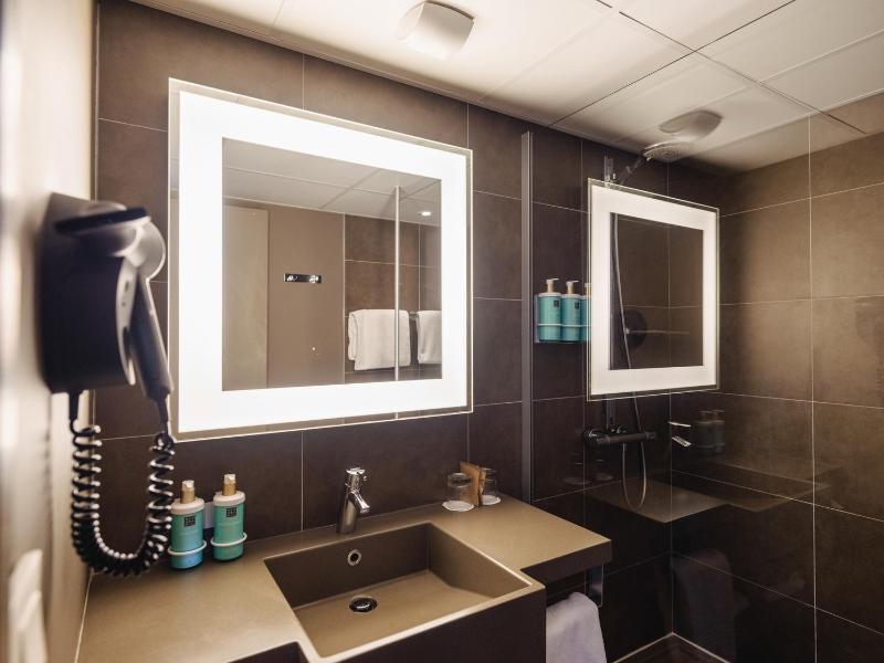 Executive Queen Room image 1