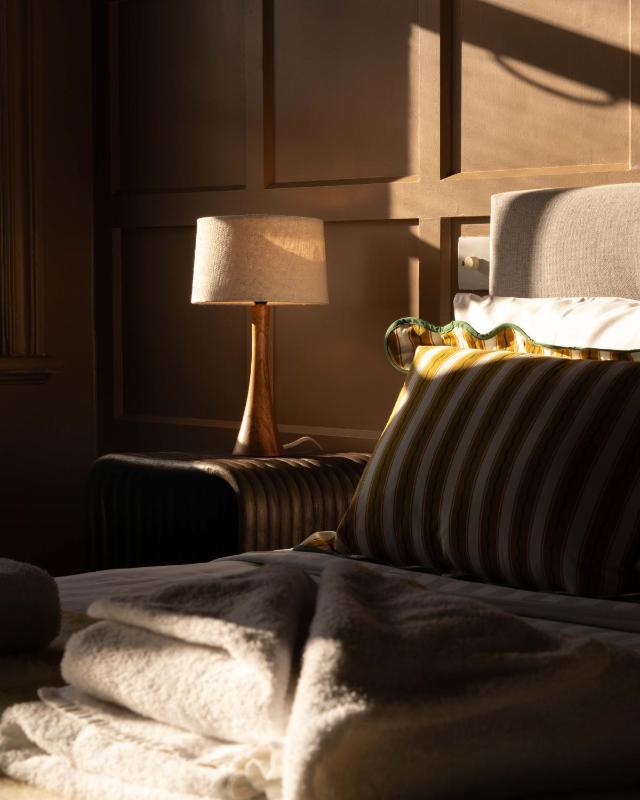 Standard Double Room image 3