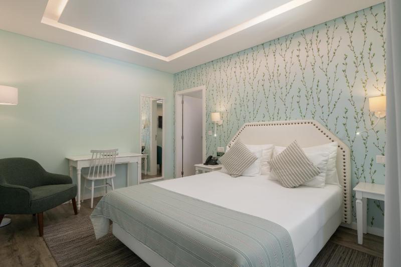 Superior Double Room image 1