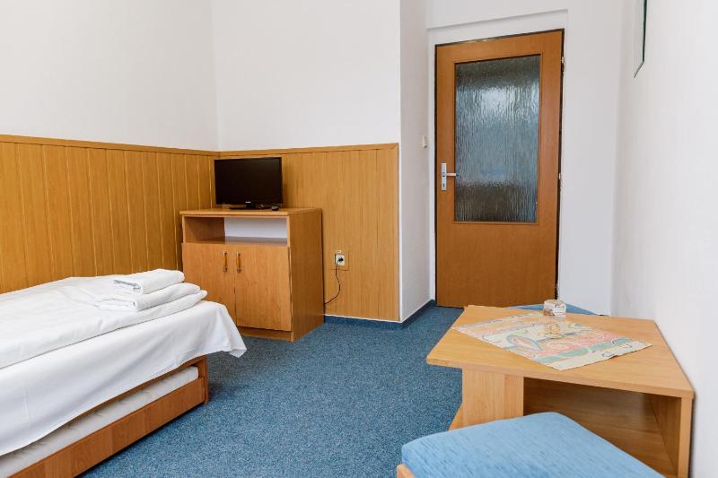 Single Room image 3