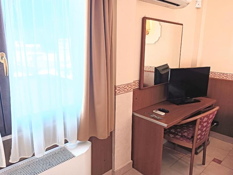 Junior Suite with Terrace image 2