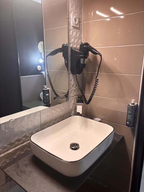 Quadruple Room image 1