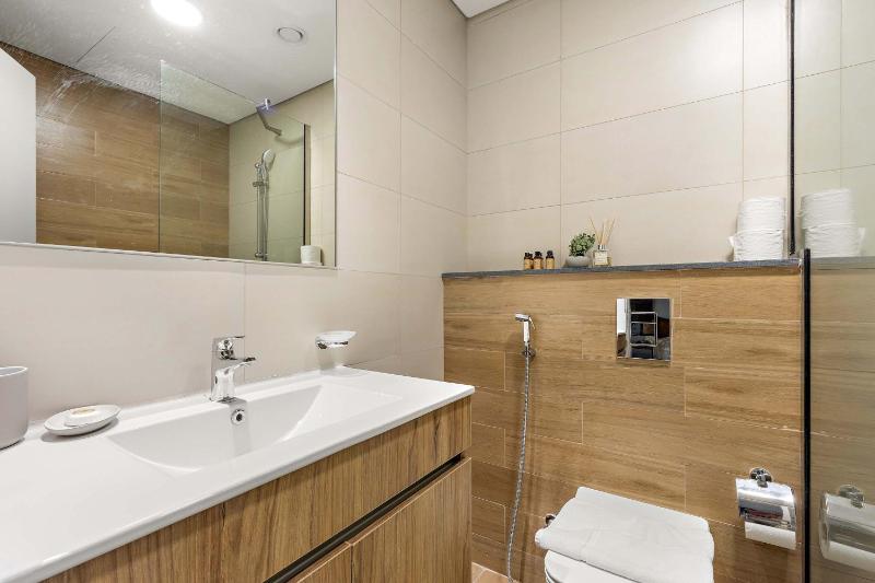 Silkhaus Vacation Homes Sunlit 1BDR Stay Near Al Maryah Island - image 8