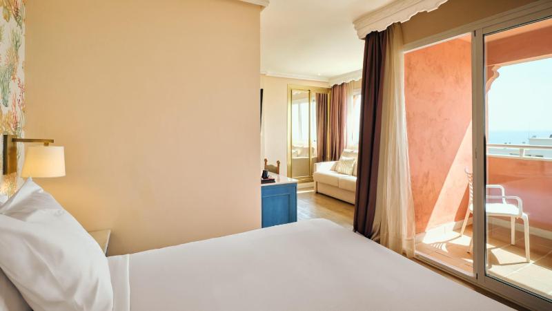 Junior Suite with Sea View image 1