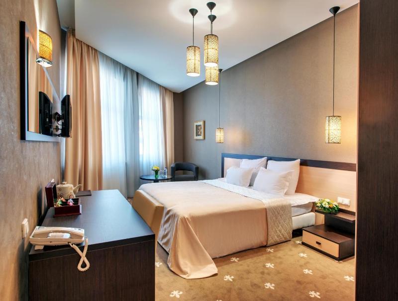 Budget Double or Twin Room image 4