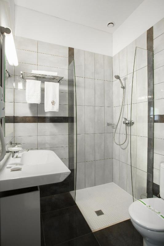 Budget Double or Twin Room image 2