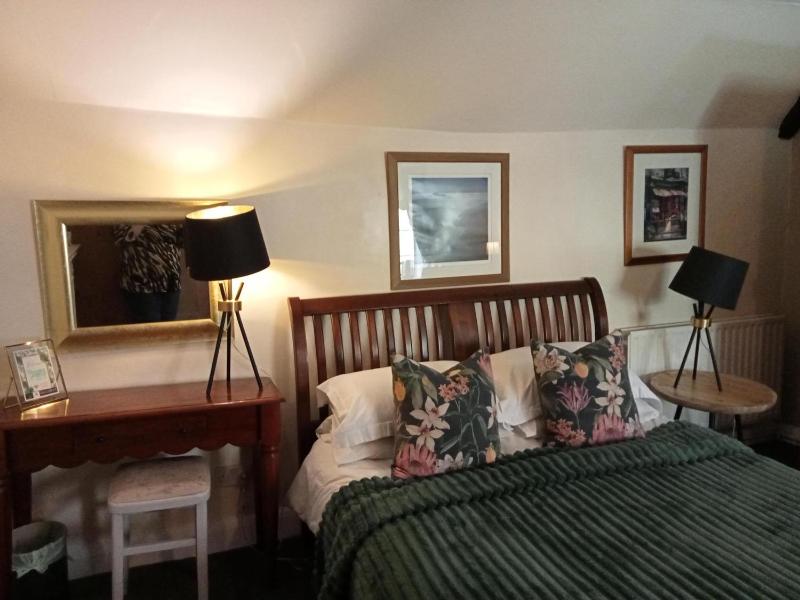 Family Room with Shower image 1