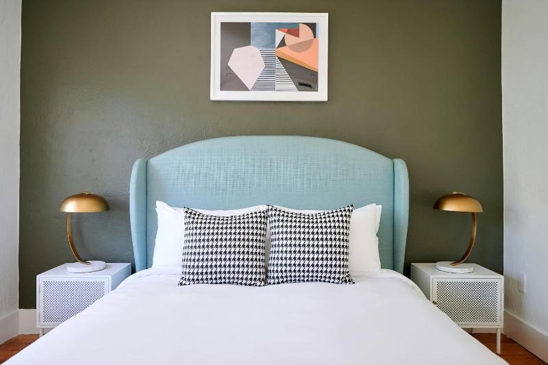 Superior Queen Suite with Sofa Bed image 4
