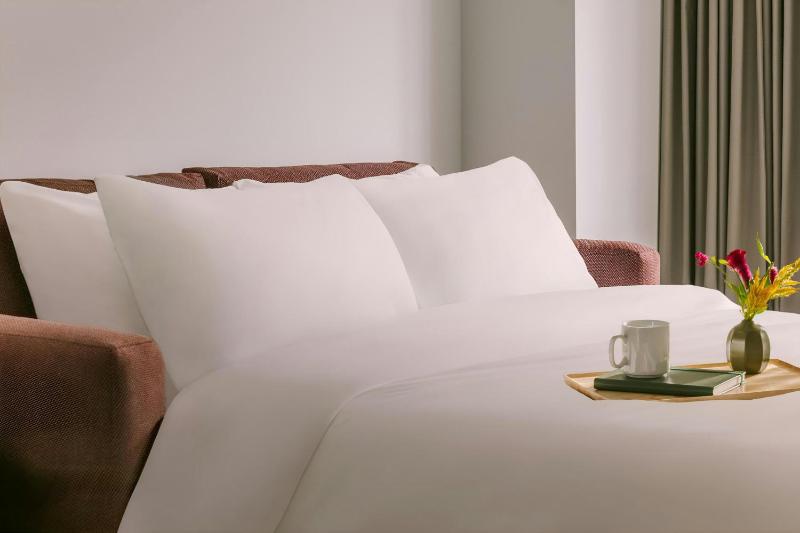 One-Bedroom Spacious Apartment with Queen and Sofa Bed image 1