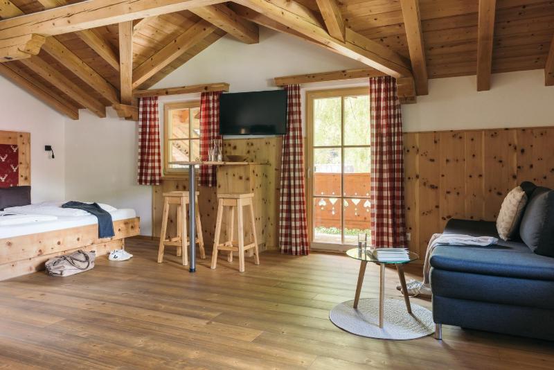 Junior Suite with Balcony image 3