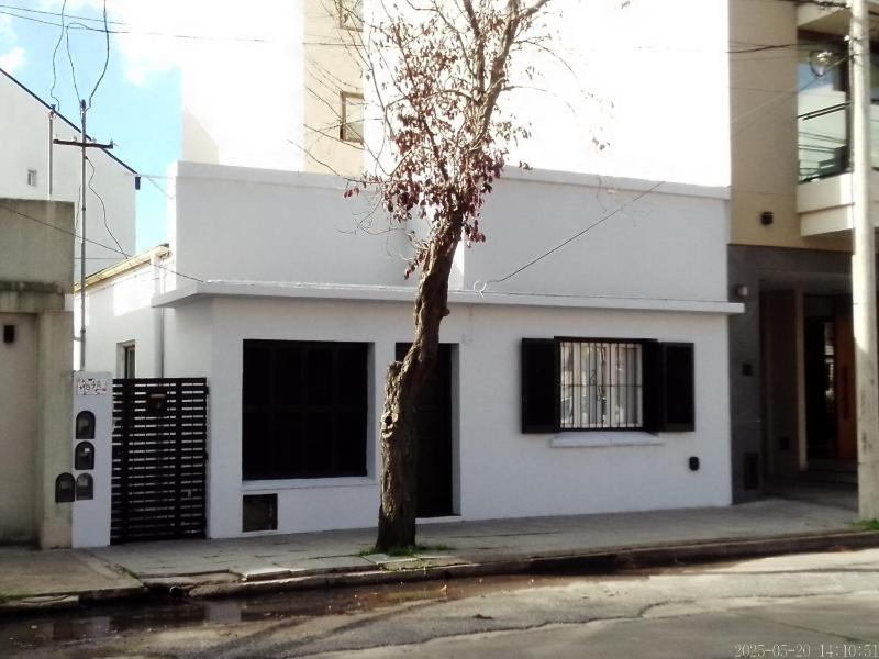 House City zona comercial Guemes libre estacionamiento - image 1