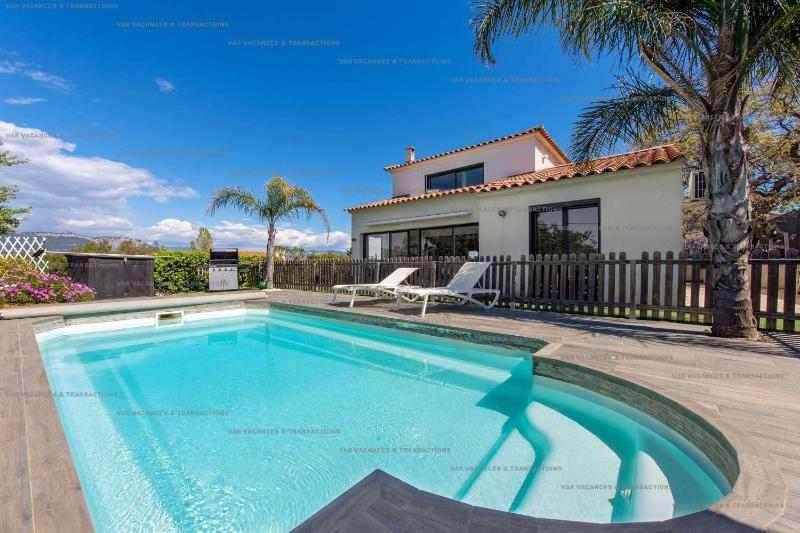 Villa piscine climatisation jardin barbecue internet refait à neuf en 2023 - image 20