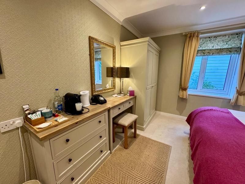 Standard Double Room image 2