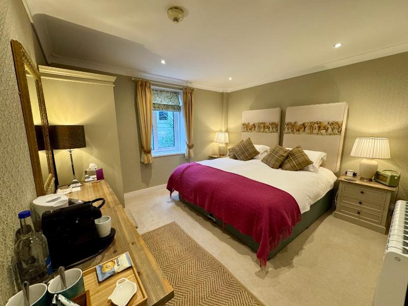 Standard Double Room image 3