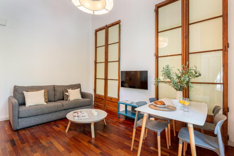 One-Bedroom Apartment image 2