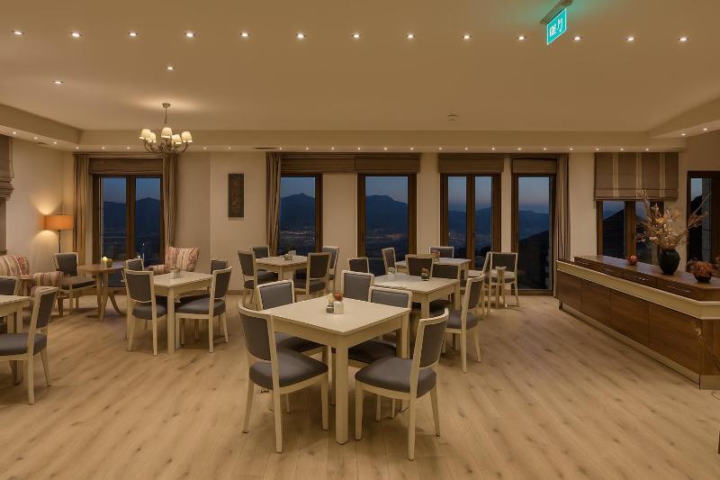 Family Room with Lake View image 1