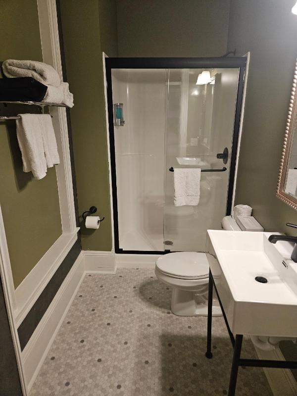 Twin Room image 4