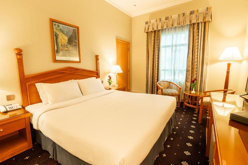 Deluxe Room image 2