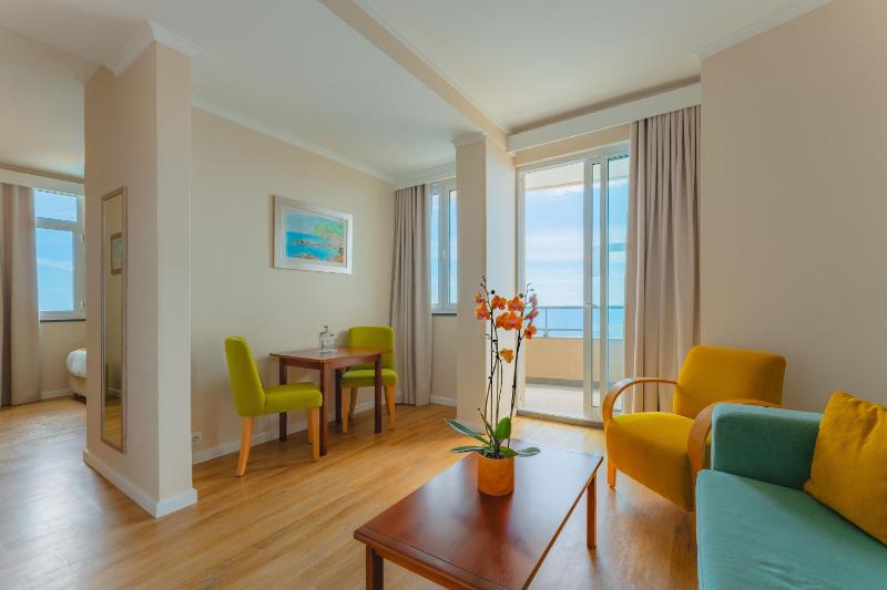 Studio with Sea View image 3