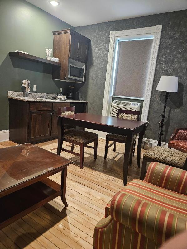 Executive Suite image 1
