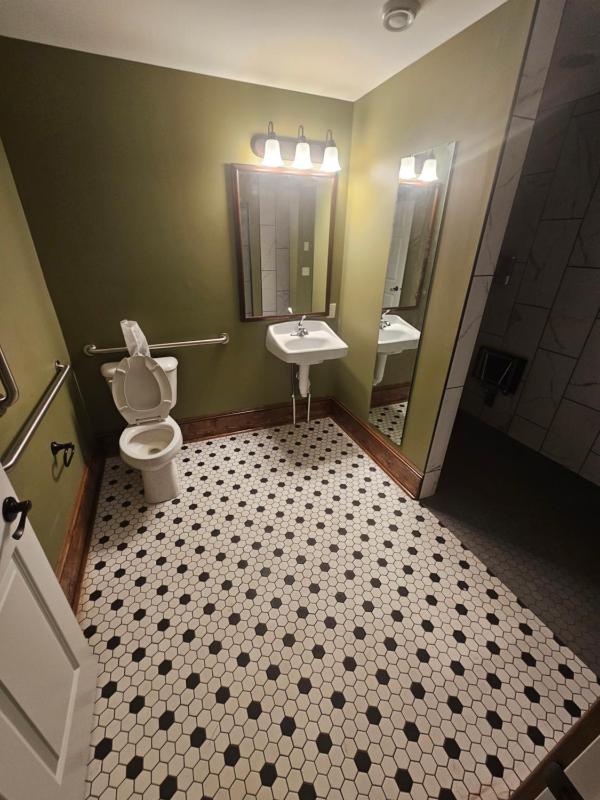 Quadruple Room image 4