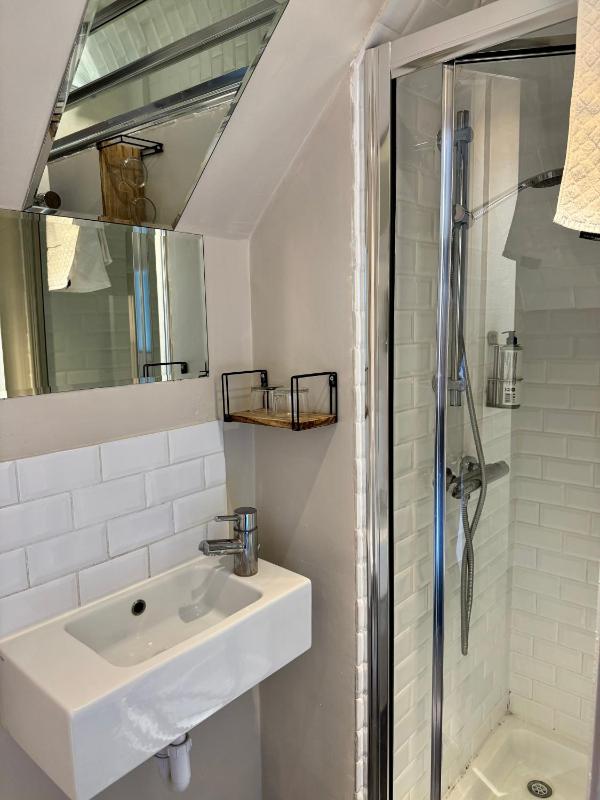 King Double Room image 1