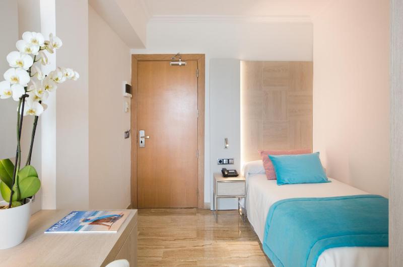 Grupotel Orient - image 7