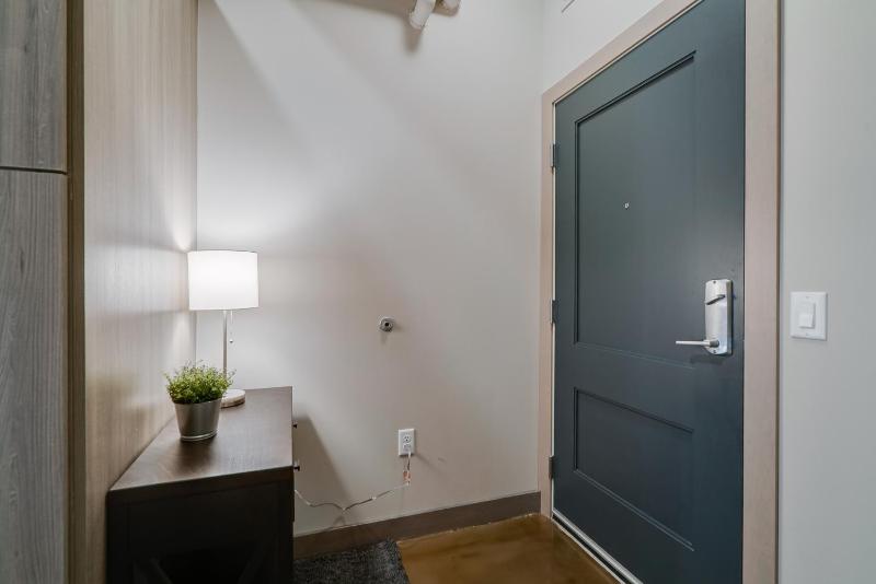Sable 506 - One Bedroom - image 2