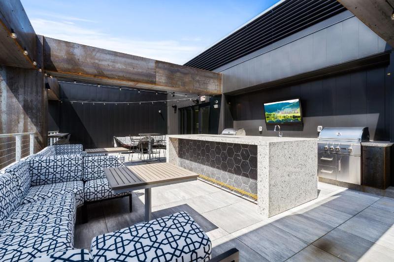 Sable 506 - One Bedroom - image 6
