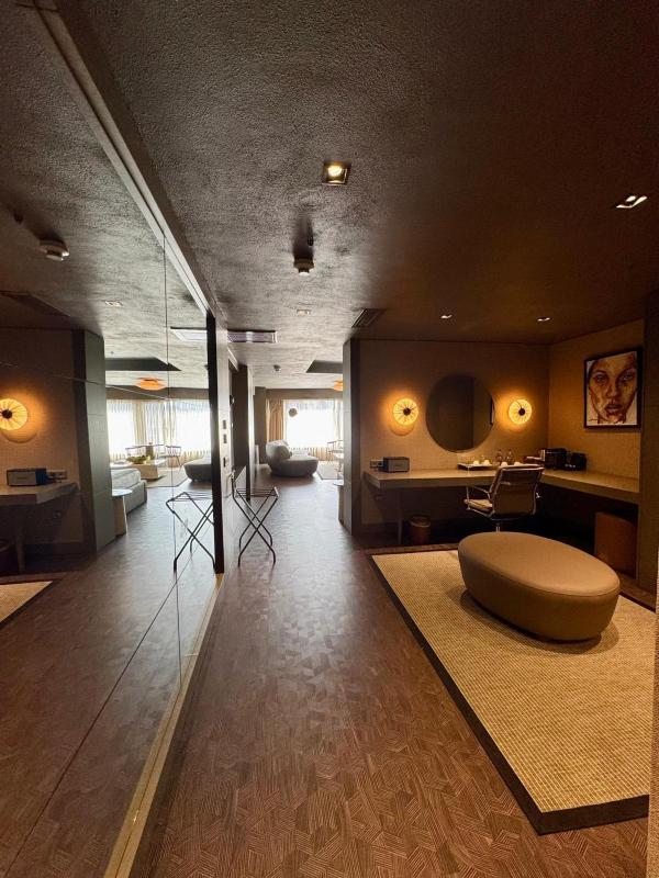 Presidential Suite image 4