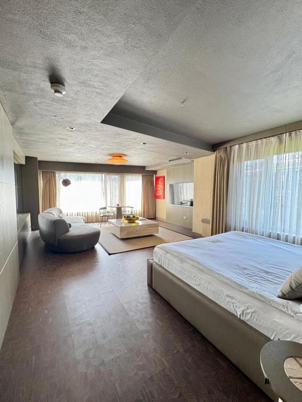 Presidential Suite image 3