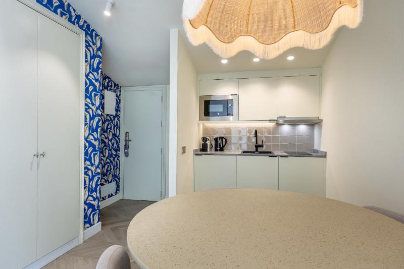 Apartment (4 Adults) image 3
