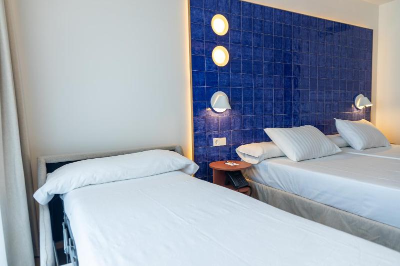 Double Room (2 Adults + 1 Child ) image 3
