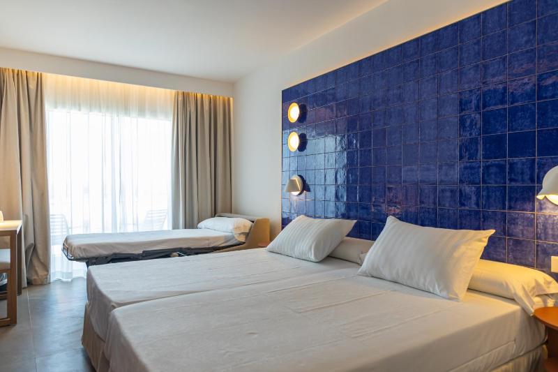 Double Room (2 Adults + 1 Child ) image 4