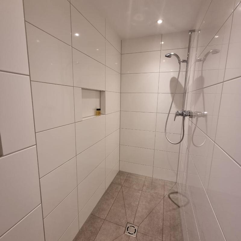 Double Room with Balcony image 3