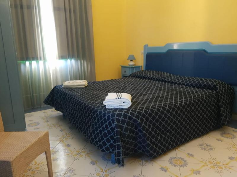 Superior Triple Room with Sea View image 1
