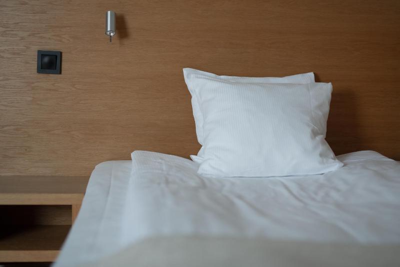 Standard Twin Room image 4