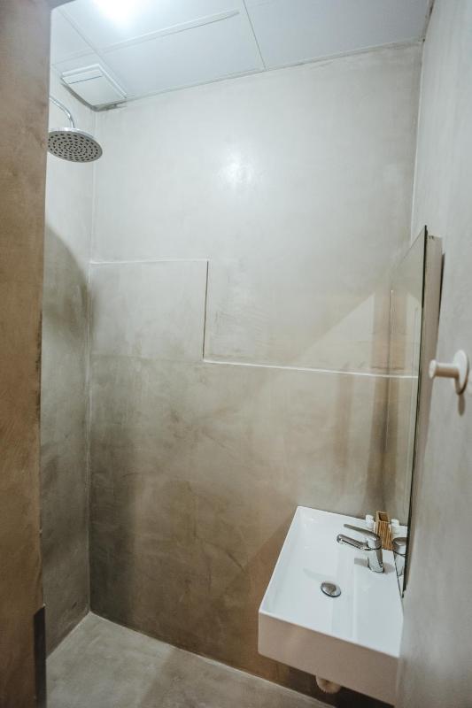 Studio Apartment image 3