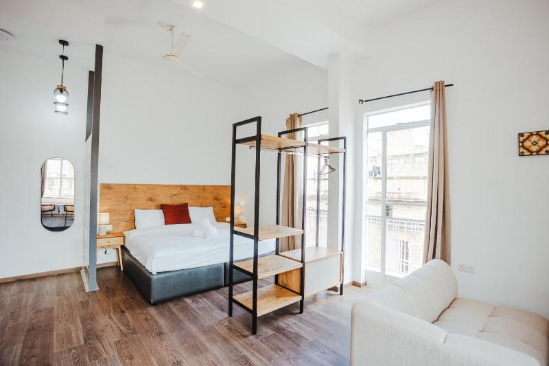 Studio Apartment with Sea View image 1