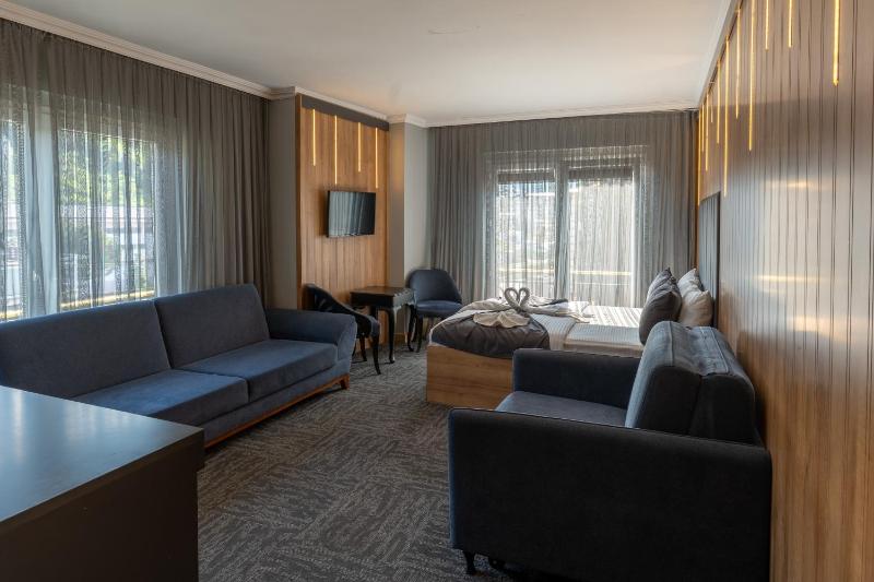 Standard Triple Room image 1